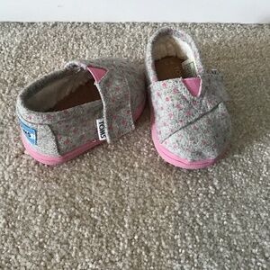 Toms alpargata toddler shoe